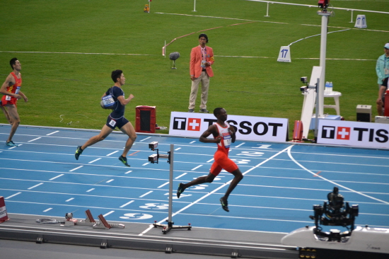 남자 400미터 예선 2조 결승선 통과 순간, 1위로 달리던 한국의 박봉고(예선 전체 2위)가 결승선을 앞두고 압바스(바레인, 예선 전체 1위)에게 역전당했다.