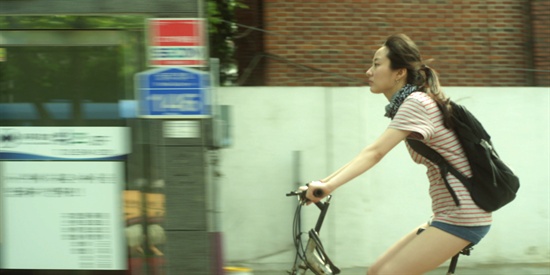  영화 <자전거 도둑>의 한 장면.