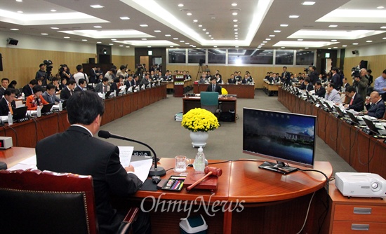 국회 국토교통위원회의 한국철도공사와 한국철도시설공단에 대한 국정감사가 21일 대전 동구 한국철도공사 본사에서 열렸다.