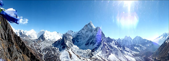 세계 3대 미봉 중 하나로 일컫는 히말라야 아마다블람(6856m)의 봉우리들