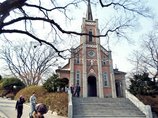 라디오에서 흘러나오는 <아베 마리아>에 생각난 장소, 인주 공세리 성당의 모습