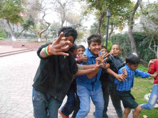 공원에서 만난 인도 아이들.