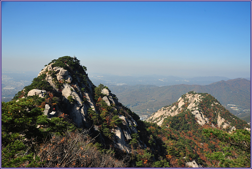  용혈봉에서 바라본 용출봉과 의상봉