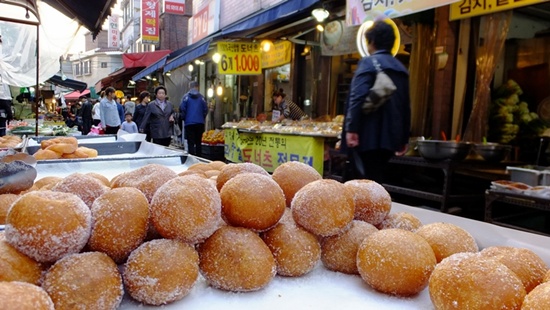 현대시장의 명물이 될 쫄깃한 식감이 일품인 도넛. 