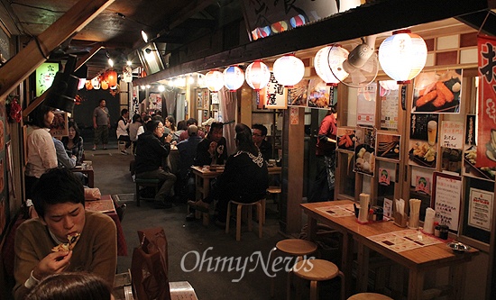 가고시마의 야타이(포장마차)에서 즐기는 저녁도 잊지 못할 추억이 된다. 가고시마 사람들이 즐겨마시는 고구마소주를 잔술로도 마실 수 있고 안주도 낱개로 시킬 수 있어 비교적 부담이 적은 편이다. 
