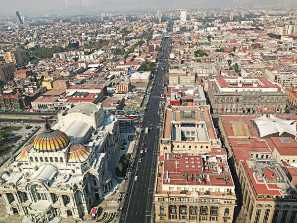  - 라틴아메리카타워의 꼭대기 전망대에서 바라보는 멕시코 시티의 모습은 그림을 그려놓은 듯 아름답다.