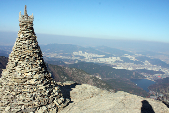  금오산 제1경을 볼 수 있다는 오형돌탑 일대