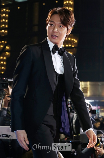  지난 21일 열린 제51회 대종상 영화제에서 신인남우상을 받은 배우 박유천
