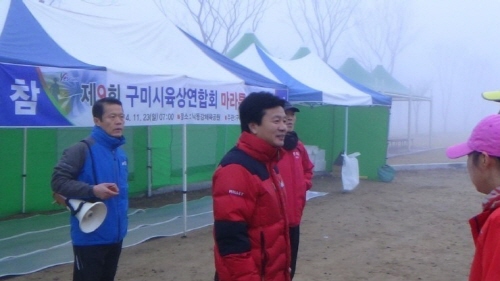 인사말 자리에서 강하고 즐겁게 달리는 마라톤동호인들이 부러운 마음을 연신 내비쳤다.