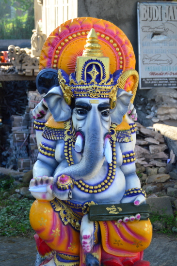 코끼리 얼굴을 한 이 힌두교 신은 장사가 잘 되게 하고 지혜를 갖게 해 준다.
