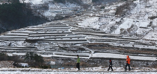  2일 오전 함양 마천면 도마마을 다랭이논 설경.