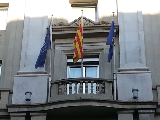 바르셀로나에서 스페인 국기를 단 집은 한곳도 없다. 