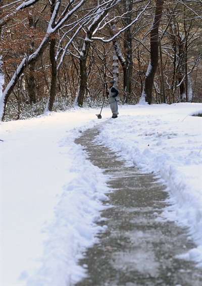  거창 송계사 입구.