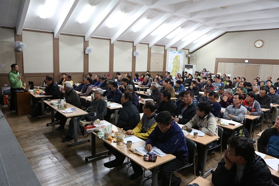 지난 2013년 12월10일 열린 2014년 쌀 생산관련 회의 모습.