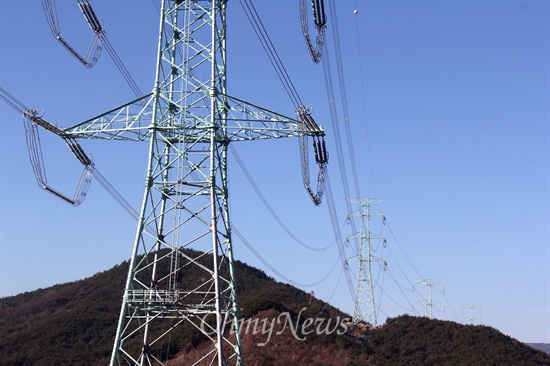  한국전력공사가 오는 28~29일 '신고리-북경남 765kV 송전선' 시험송전에 들어갈 예정이다.