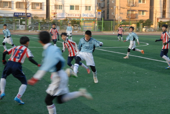 2014 중랑 스피존배 한일 교류 유소년 친선축구대회 신묵초와 친선경기를 펼치고 있는 일본 유소년팀