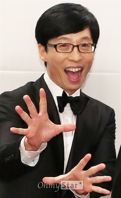 유재석이 지난 2014년 12월 29일 오후 서울 상암동 MBC사옥에서 열린 'MBC 방송연예대상' 레드카펫에서 포즈를 취하고 있는 모습.