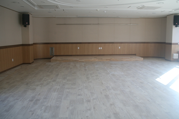 3층에 마련한 세미나실은 각종 회의장 등으로도 사용할 공간이다