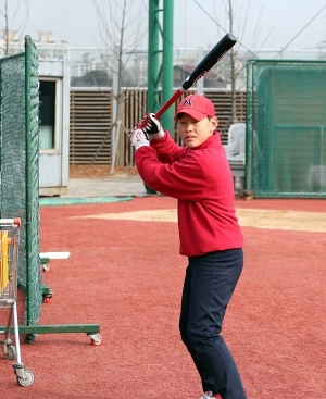 강현구 선수 KT 위즈의 김상현 선수를 많이 닮은 현구. 홈런 타자가 되기를 기대한다.