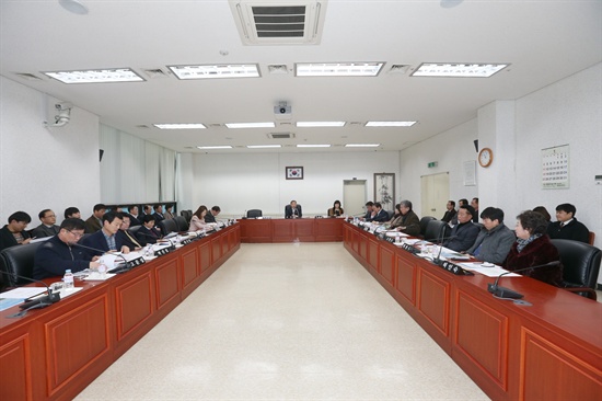 화성시의회는 14일, 의원총회를 열고 구제역 방역에 적극 동참하겠다고 결정했다.