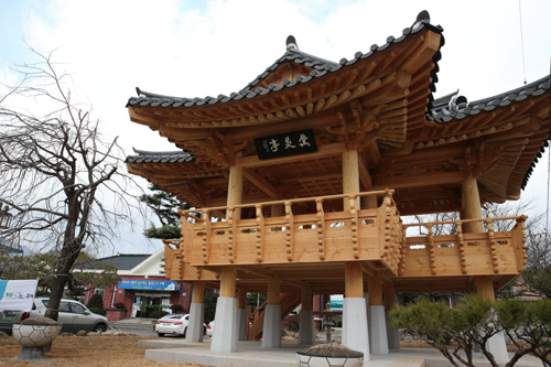 옛 구례현청 터에 복원된 명협정. 이순신 장군이 자주 들러 나라의 앞날을 걱정하던 공간이다.