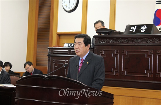 박일환 대구시의회 의원이 3일 오전 열린 제231회 임시회에서 5분발언을 통해 전직 대통령 기념관을 세우자고 말해 논란이 되고 있다. 사진은 5분발언하고 있는 모습.