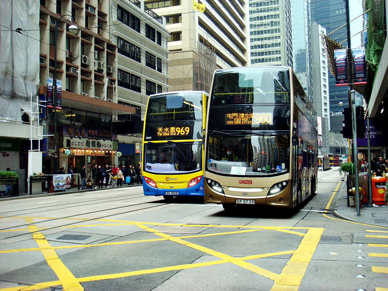 홍콩 시내교통에서 큰 역할을 하고 있는 2층 저상버스