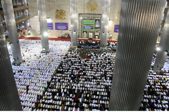 무슬림들의 단체 기도 모습