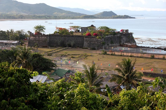타이 타이의 산타 이사벨 요새와 바다 풍경