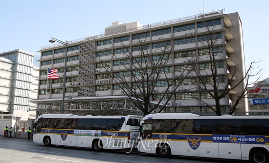 [오마이포토] 미국대사관 '차벽'으로 경비강화 