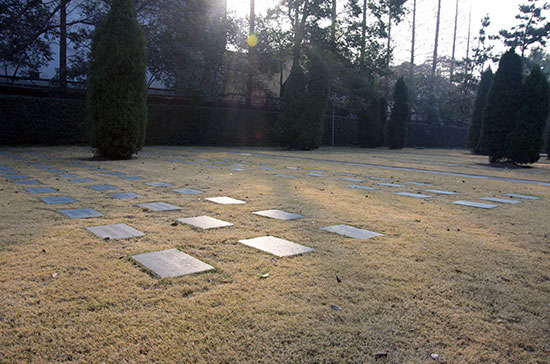 만국공묘. 지금은 송칭링능원이 된 이 묘지에도 상하이 임정 13년의 자취가 남아 있다.
