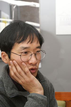 권현준 프로그램 팀장, 그는 현직 다큐영화 감독이다. 