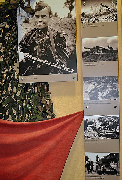 이념 전쟁의 시기, 그 시절을 살아낸 이들의 사진들. 