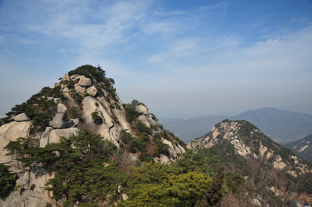 용혈봉에서 바라본 용출봉과 의상봉