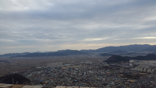 분산성에서 본 김해 시가지 분산성에서 본 김해 시가지