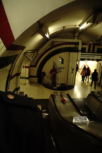 튜브(Tube)처럼 생긴 런던의 지하철(Undergrond)