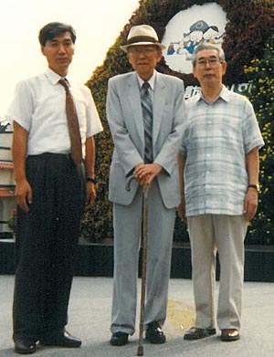 젊은 시절의 방인성 목사(왼쪽) 한국 개신교회의 원로인 방지일 목사(가운데) 부친 방정원 목사(오른쪽)
