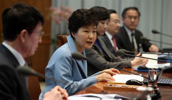 6일 오전 청와대 수석비서관 회의에서 발언하고 있는 박근혜 대통령