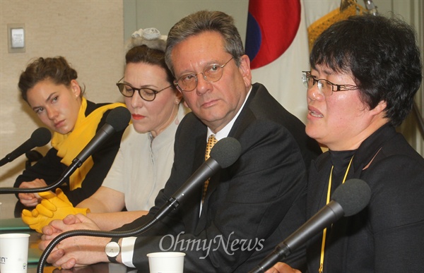 [오마이포토] 세월호 참사 아픔 통감하는 오드리 헵번 가족 