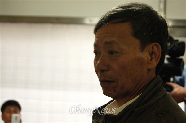 베트남 전쟁 당시 한국군의 민간인 학살 피해자가 된 응우옌 떤 런(64)씨. 