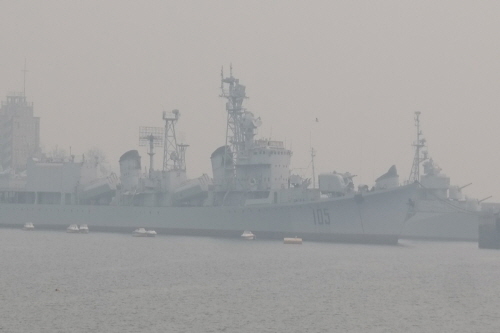 칭다오는 현재 닝보(寧波), 잔장(湛江)과 함께 중국의 3대 해군기지다.
