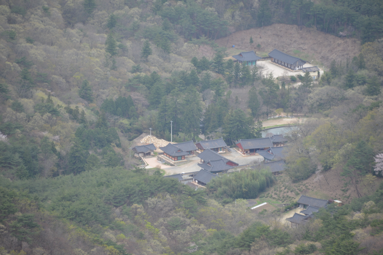 곡성 동리산(현재 봉두산) 자락에 깊숙히 자리잡은 태안사 전각