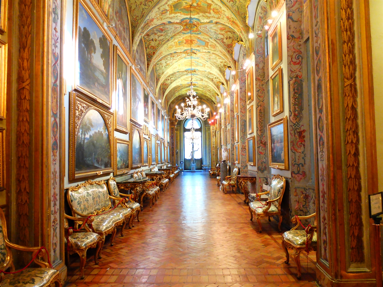 로마 '도리아 팜필리 미술관'. 궁전답게 실내가 정말 화려합니다.