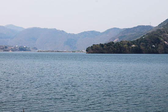 신포리에서 바라다 본 북한강.