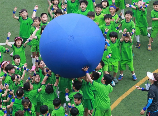  30일 함양초등학교 봄운동회.