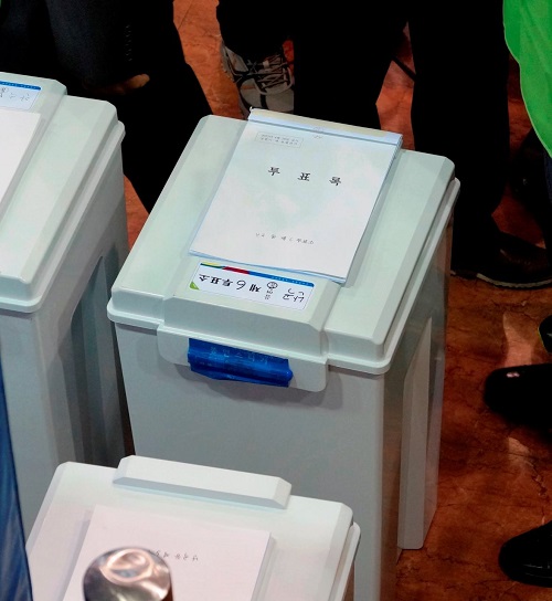 4.29 재보궐선거 개표장에 도착한 투표함들