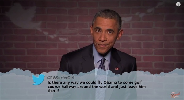 지난 3월 오바마가 미국 <ABC방송>의 한 토크쇼에 출연해 자신에게 비판적인 트위터 글을 직접 읽는 영상이 화제가 됐다. 