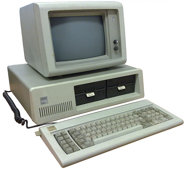 IBM 5150 본체와 IBM 5151 모니터