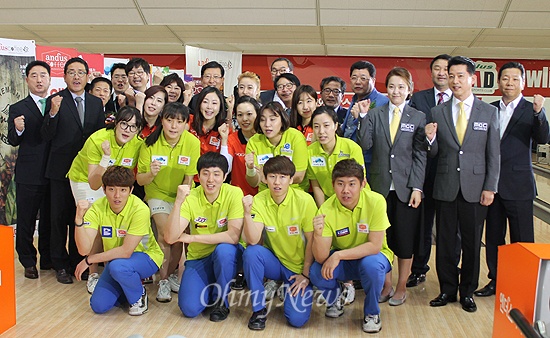  부산볼링협회는 볼링 발전에 공헌한 지역 인사들을 초청한 명사 볼링경기를 27일 오후 연제구 아시아드 볼링장에서 개최했다. 
