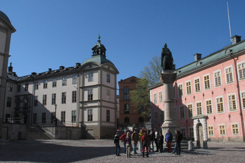 감라스탄 거리에 있는 스웨덴 옛 왕궁 주변 풍경. 대부분 17세기와 18세기에 세워진 건물들이다.